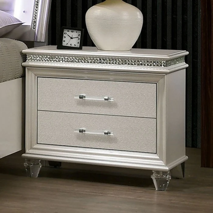 Maddie Pearl White 4 Pc Bedroom Set - Image 7
