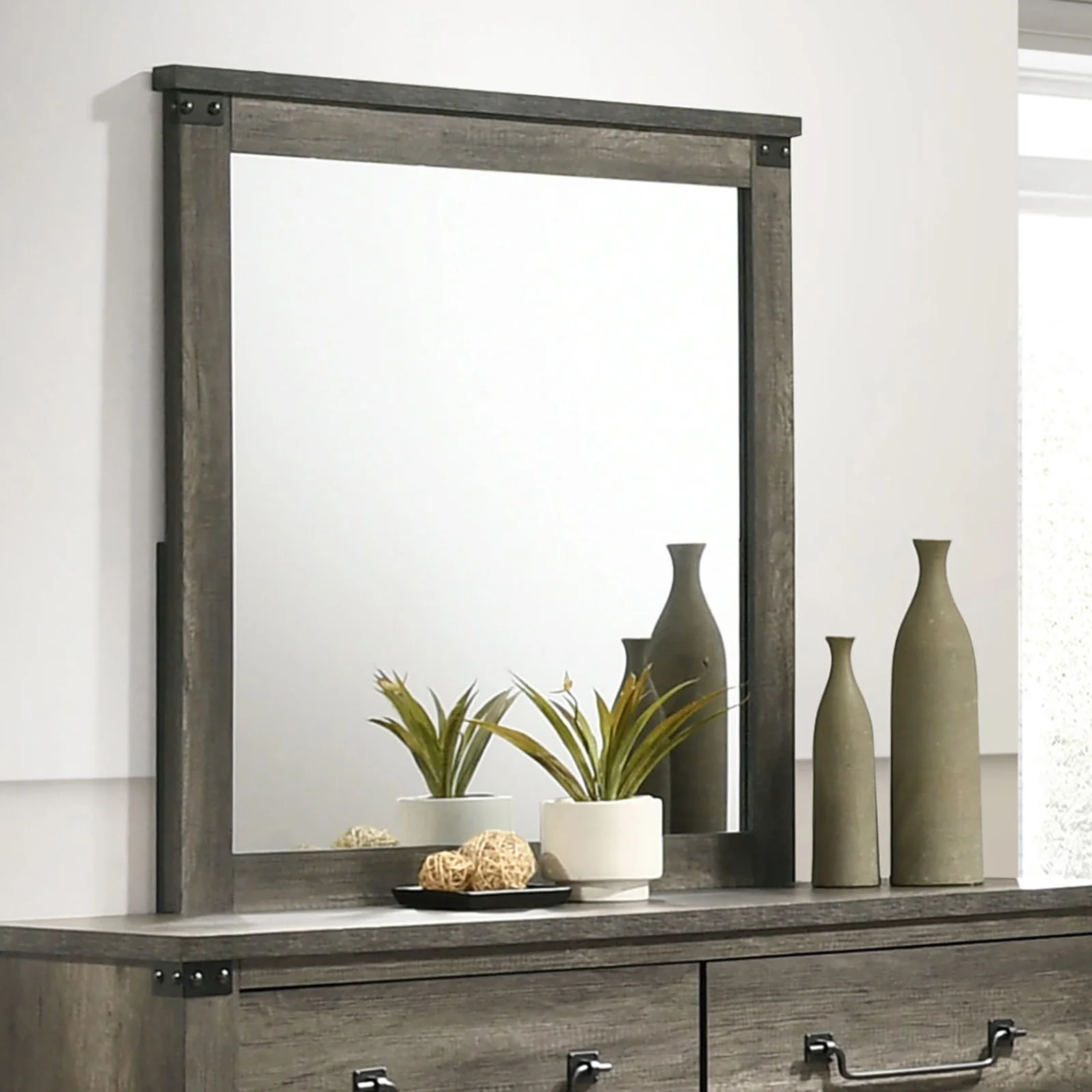 Britonale 4 Pc Farmhouse Bedroom Set FM7218GY - Image 4
