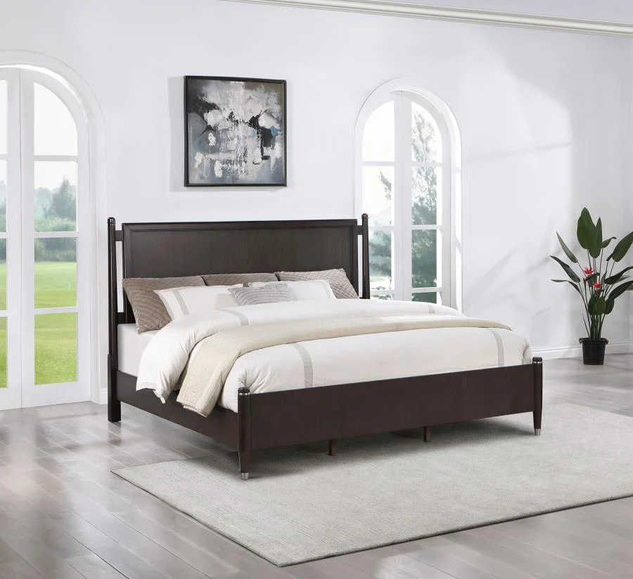 Emberlyn Queen Poster Bed 223061Q - Image 3