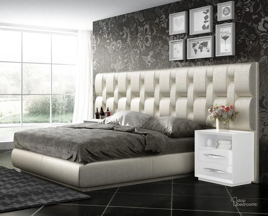 Emporio 5 Pc Wall Bedroom Collection - White Finish - Image 3