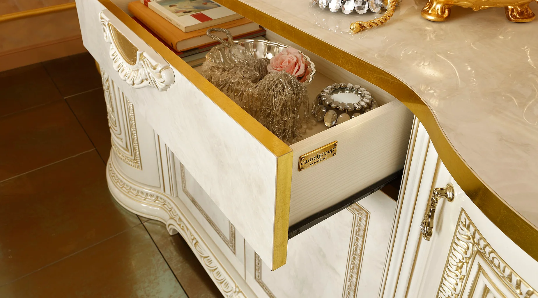 Leonardo 4 Door Buffet w/Mirror - Image 4