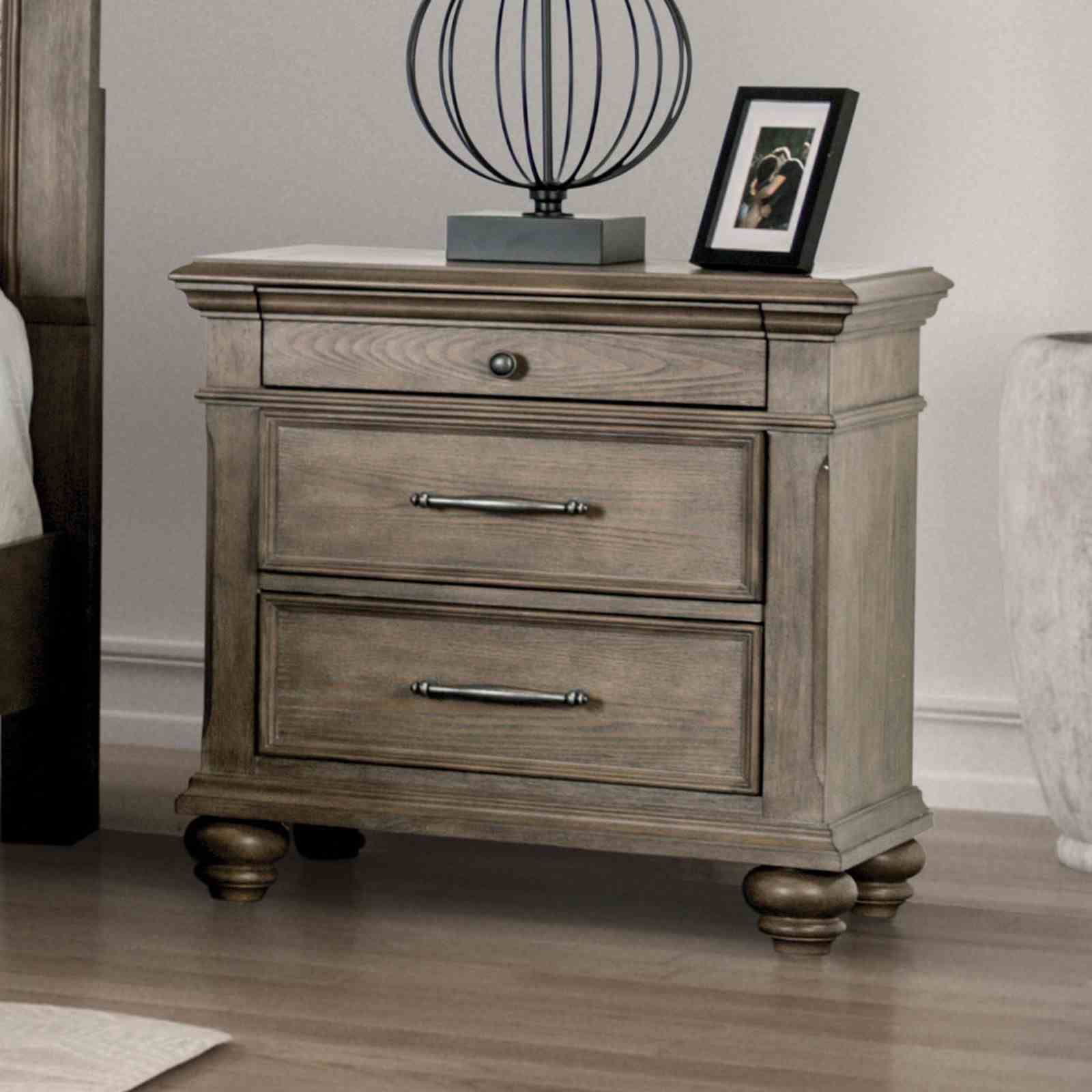 Philomath 4 Pc Aged Oak King Bedroom Set - Image 6