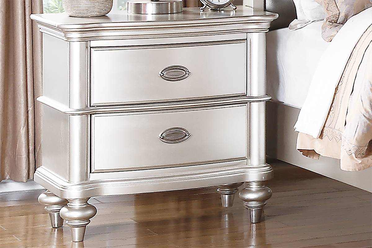 Poundex F9464 Silver 4 Pc Bedroom Set - Image 2
