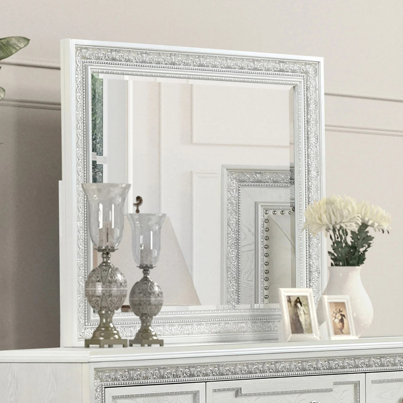 Stella Mia Traditional Creamy White 4 Pc Bedroom - Image 7